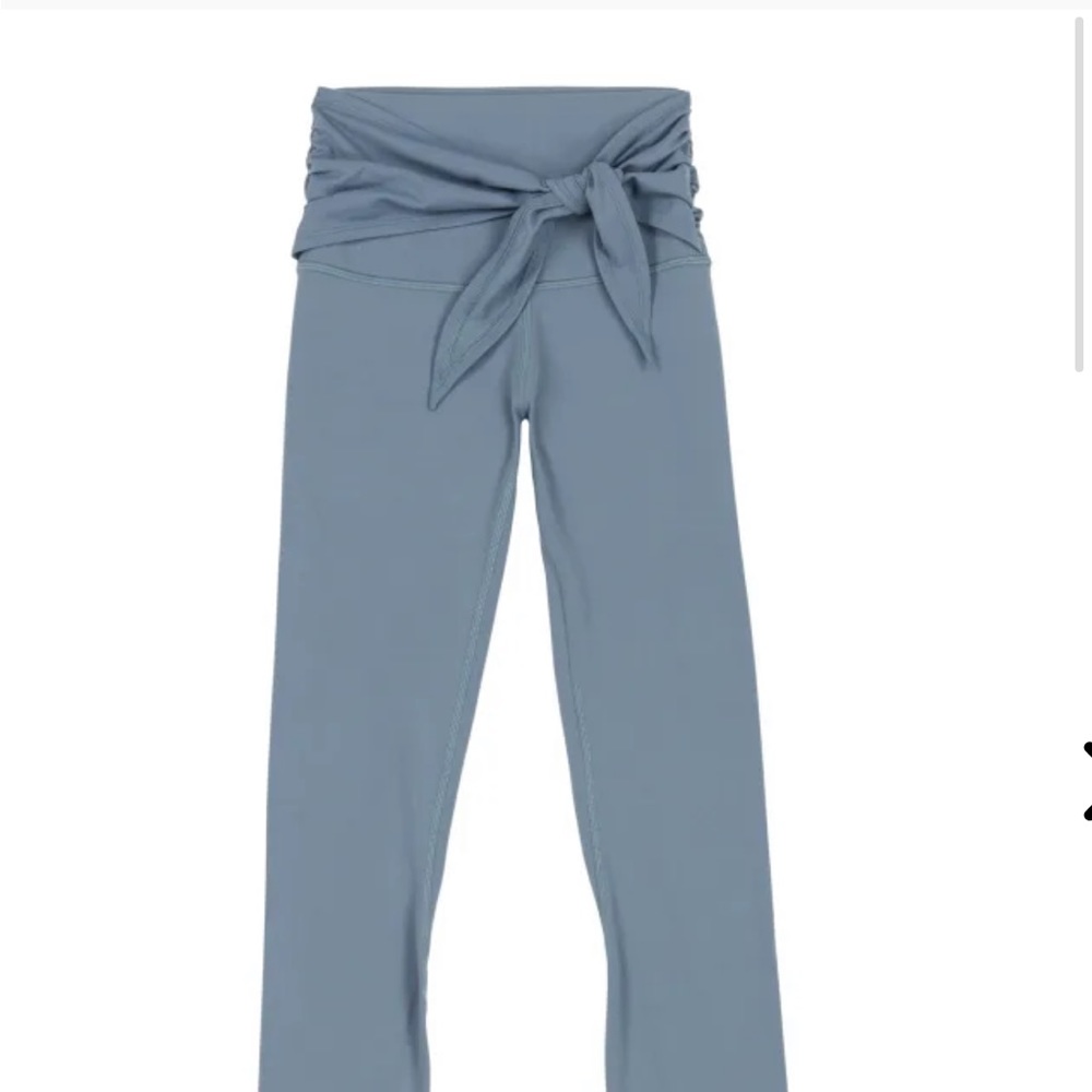 DISCONTINUED Lululemon Align Leggings with tie
